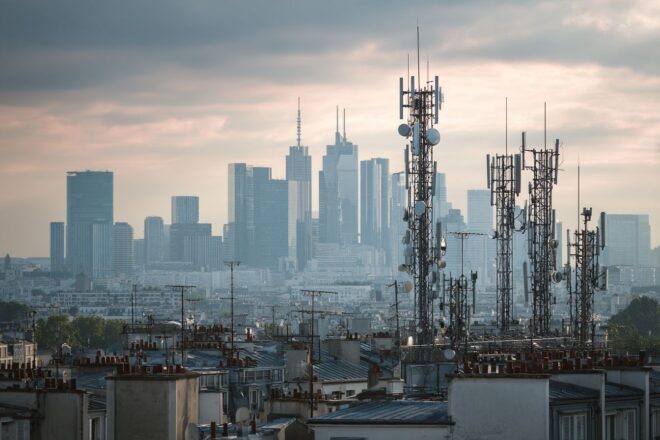 Ligne d horizon vibrante de ville moderne en france