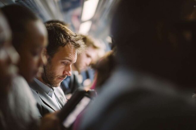 Vue large de l allée du train