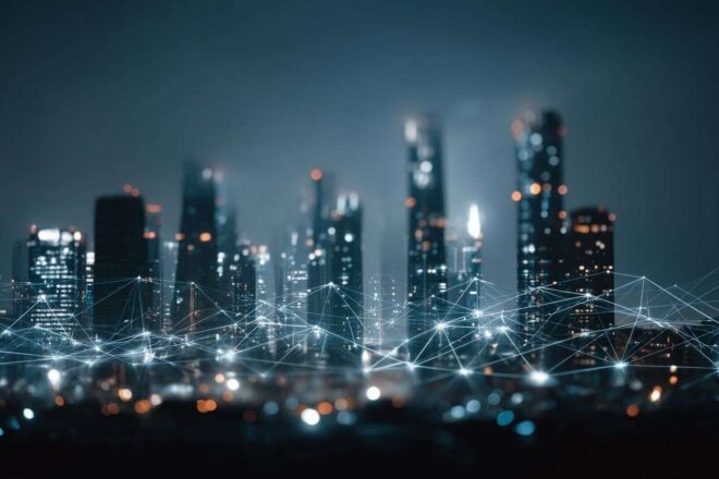 Skyline futuriste de ville nocturne