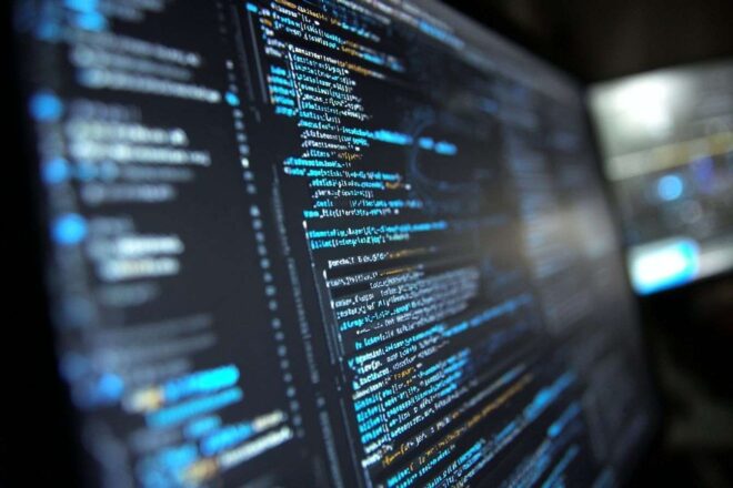 Gros plan d un écran d ordinateur affichant des algorithmes