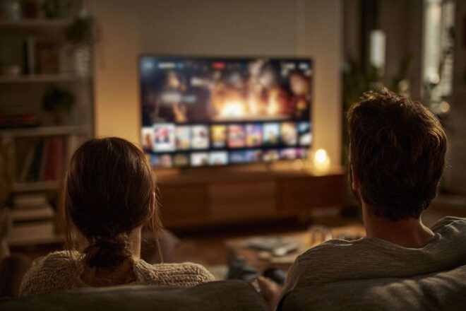 Salon moderne avec tv intelligente samsung