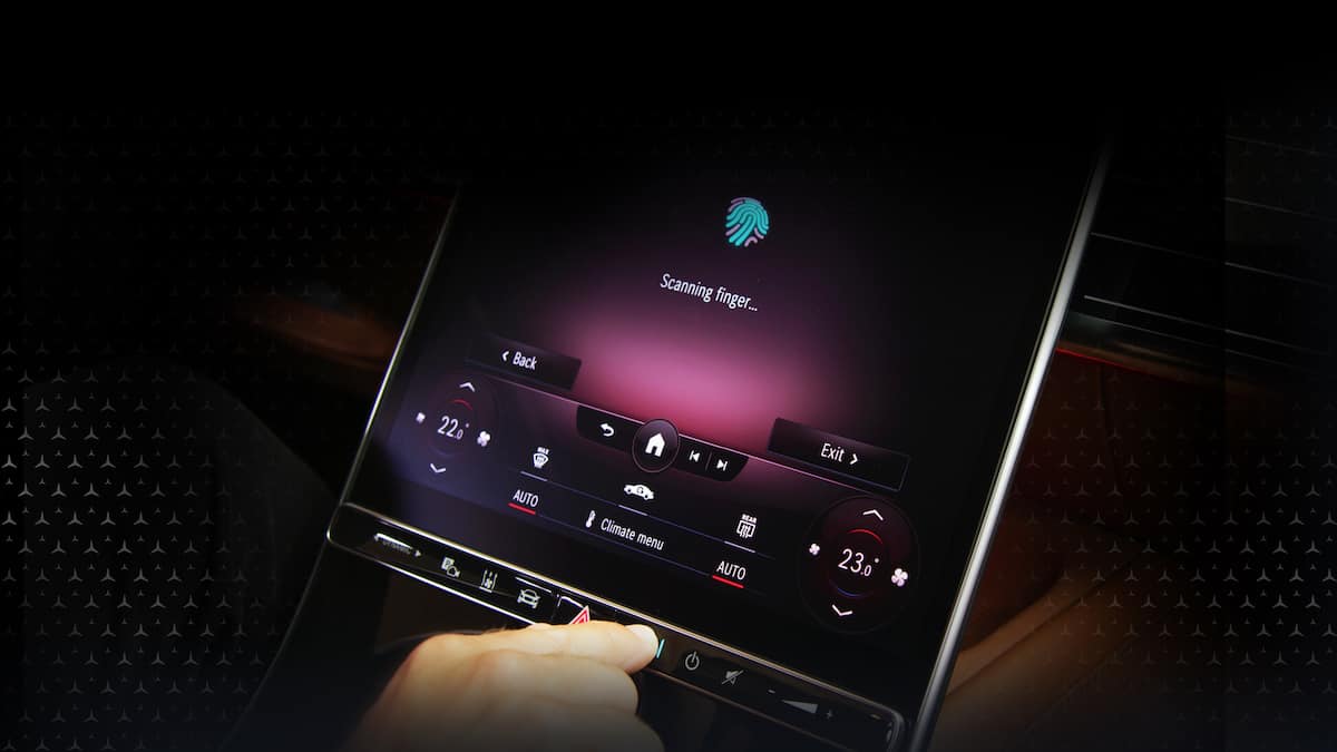 In-Car Payment per Fingerabdruck – durch eine Zwei-Faktor-Authentifizierung wird das Auto selbst zum Zahlungsgerät  
In-car payments by your fingerprint – two-factor authentication turns the car itself into a payment device