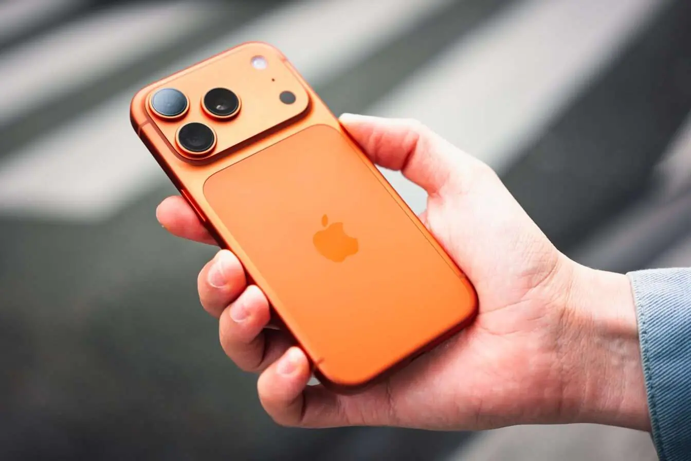 iPhone 17