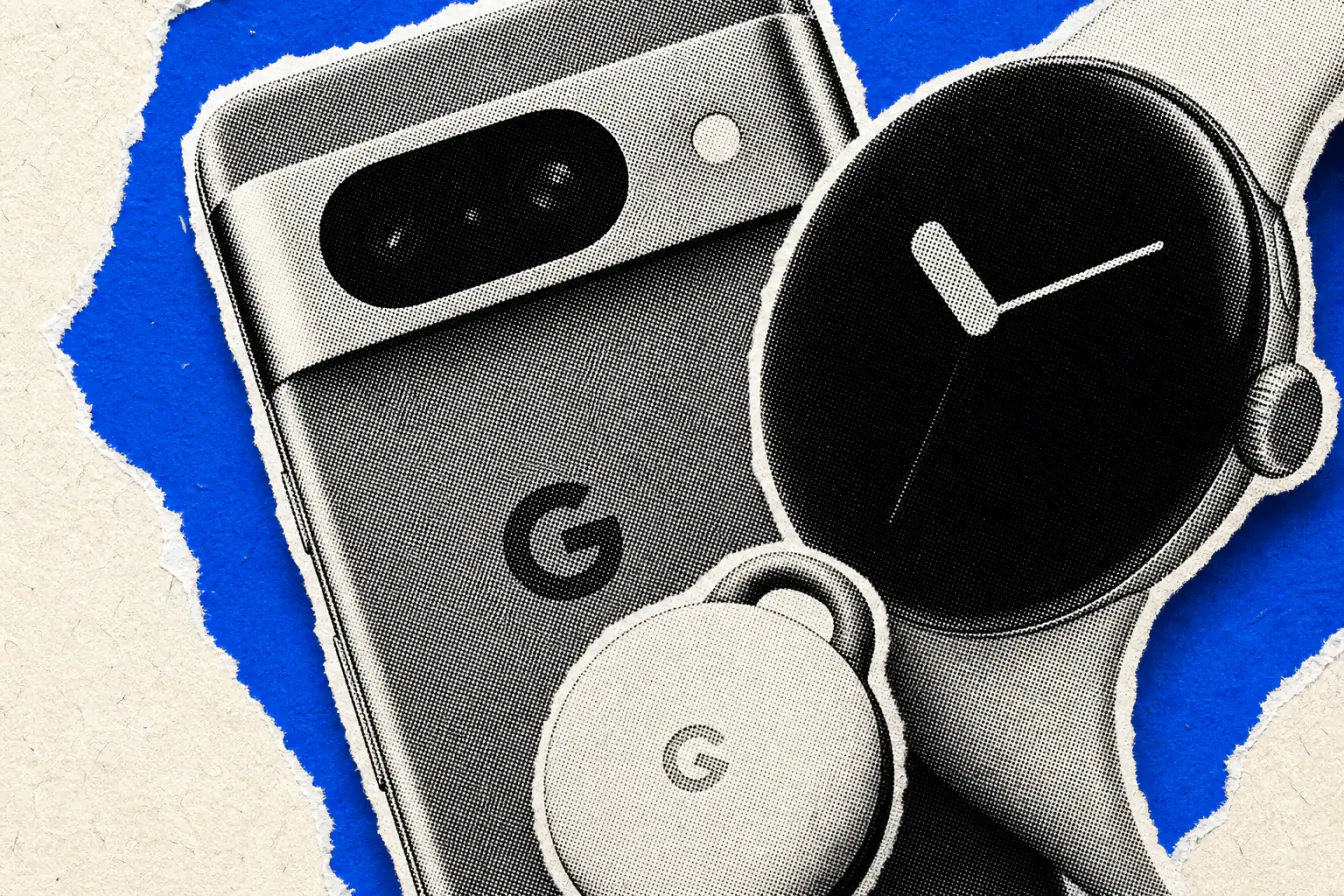 Pixel, montre et tag serrés sur fond crème