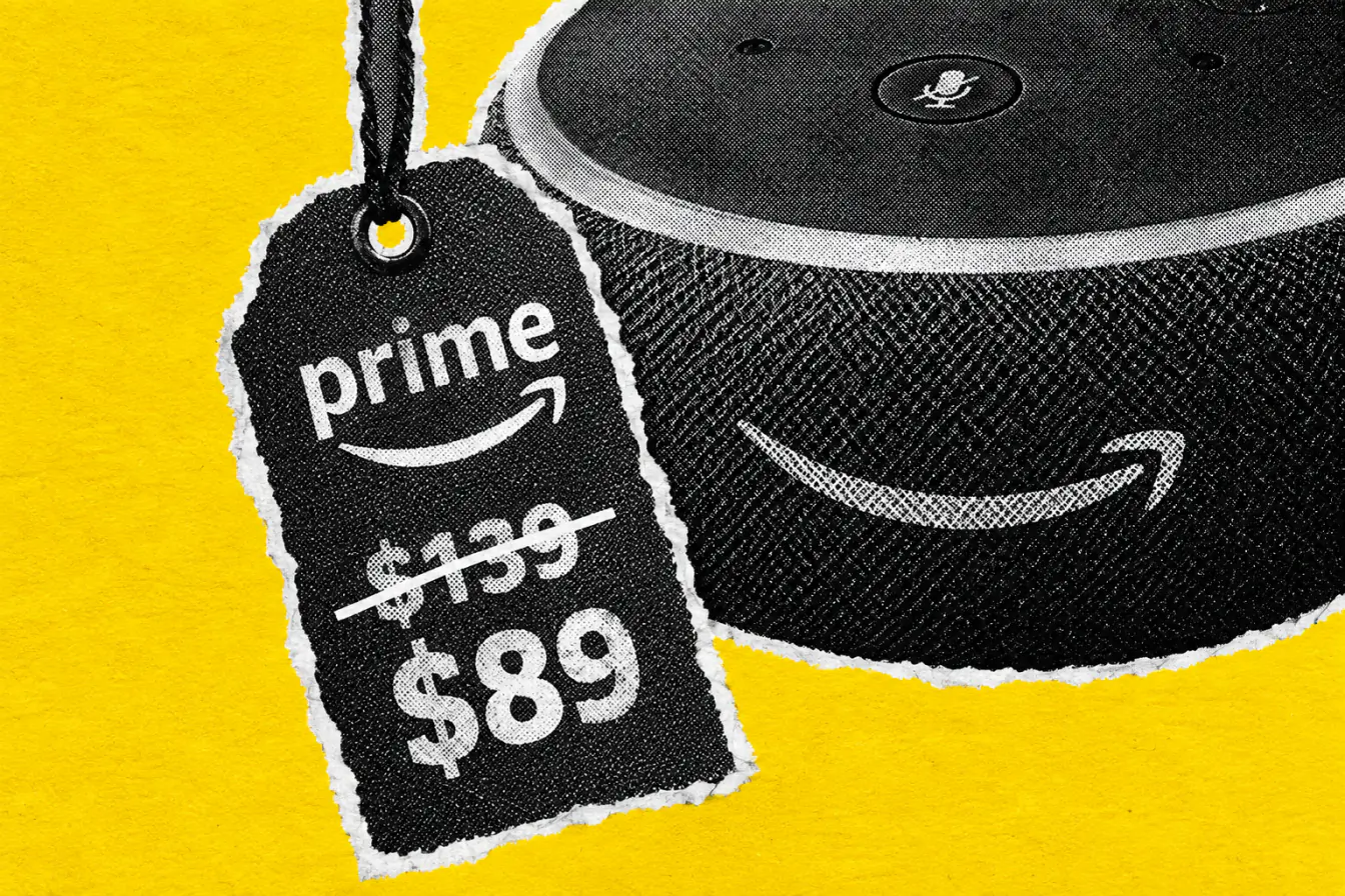 Alexa géante devant une étiquette soldée