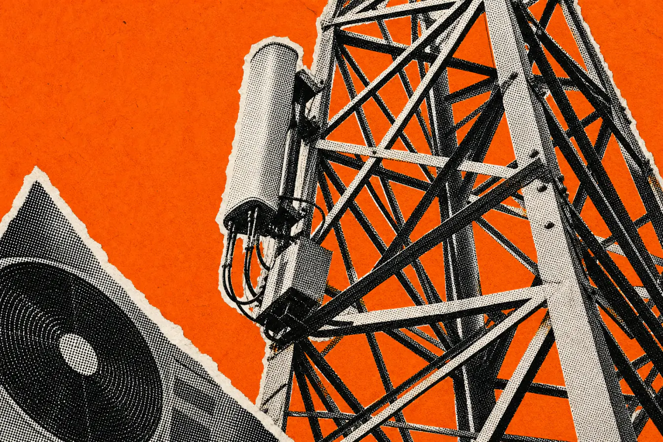 Antenne cellulaire dans un pylône géant